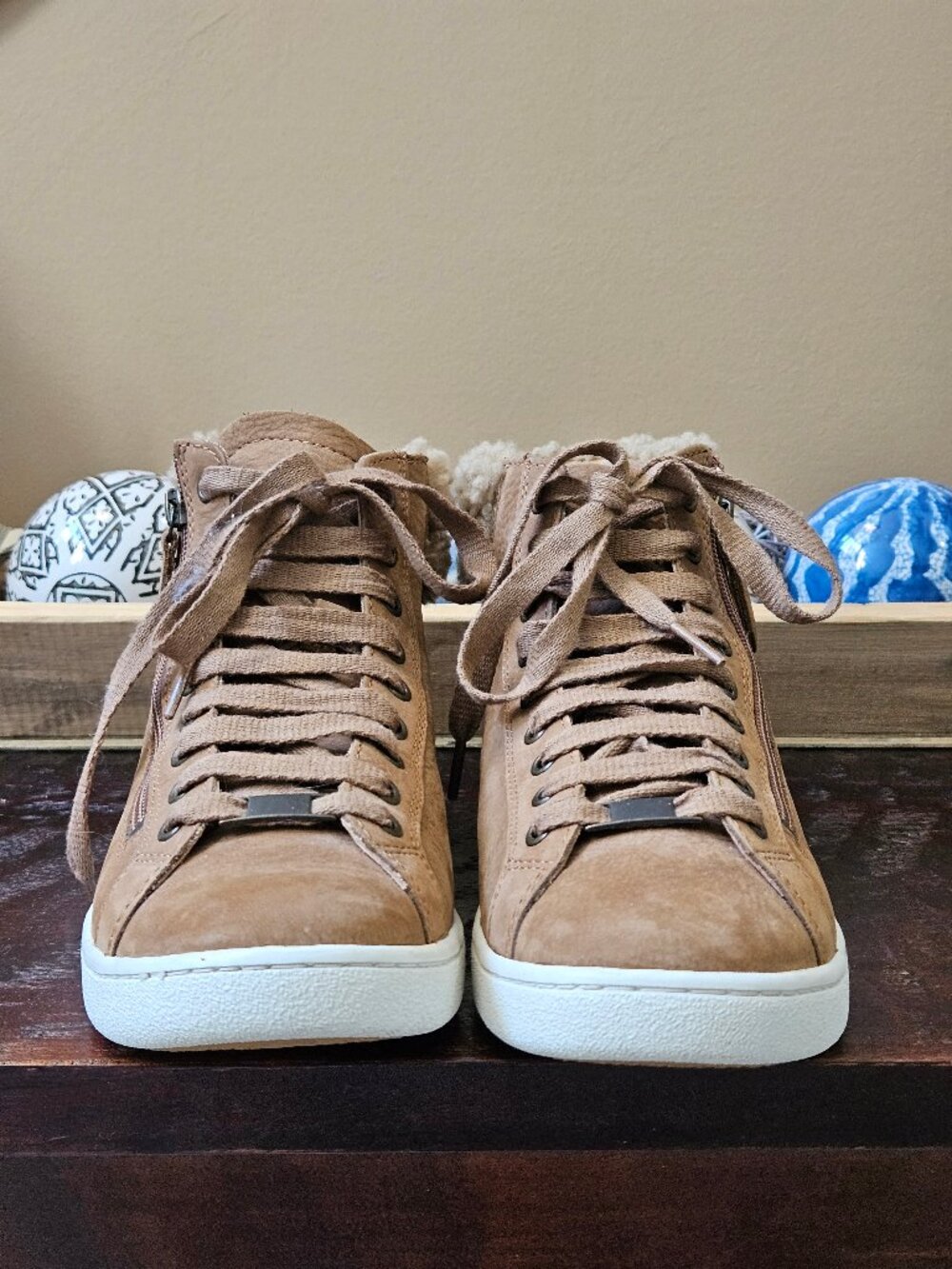 UGG Women's Olive Shearling-Lined Nubuck Leather Sneaker Boot, Tan, Sz 10 - Picture 4 of 16
